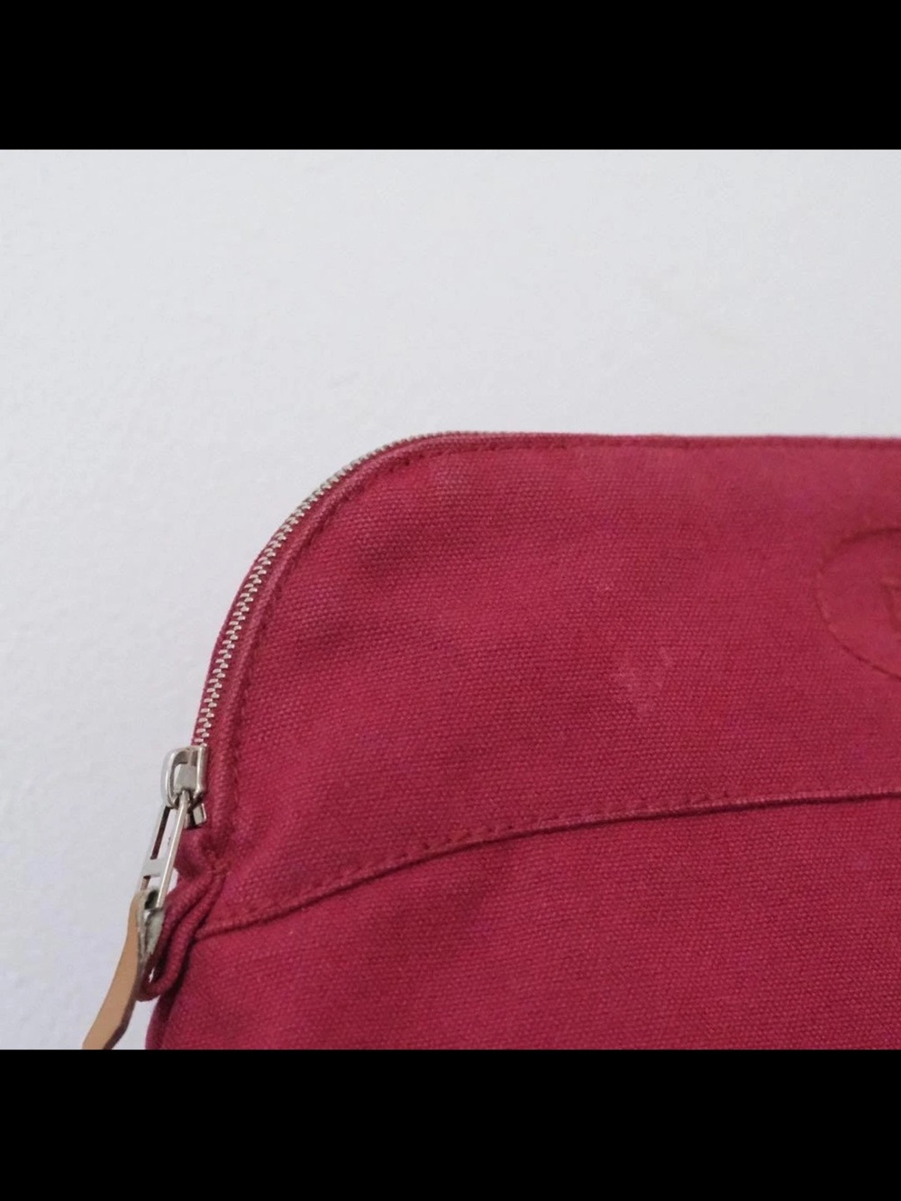 Hermes Men's Canvas Toiletry Pouch in Deep Red with Tan Trim - Picture 5 of 13